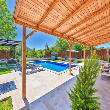 Samas - Doganin Kalbine Kuecuek Bir Kacamak Villa Kaş